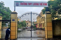 Hơn 130 học sinh bị nhà trường đuổi về khi đang trong lớp học