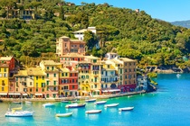 Thị trấn ở Italy phạt du khách nán lại điểm nóng du lịch