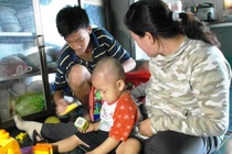 Vu day doa tre mam non: Nha cac be dau dau tim cho gui con hinh anh