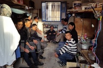 Khong chiu noi chu TQ, lao dong VN tai Algeria doi ve nuoc hinh anh