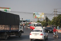 Tram thu phi dat khong hop ly, giao thong hon loan hinh anh