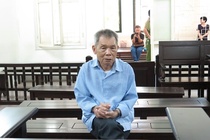 Ong lao mao nhan la trung tuong quan doi lua tien ty hinh anh