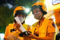 Chan dung nhung 'tu than' mang ten ruou, bia sau tay lai hinh anh