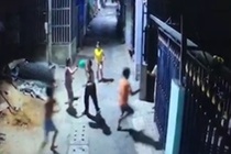 Hàng xóm đánh nhau do chó thả rông, một người nguy kịch