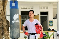 Thuong uy quan doi dung vo thuat bat ten cuop xe may hinh anh