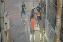 Chu nha tro cung ca xom vay bat 2 nguoi trom cap tai san hinh anh