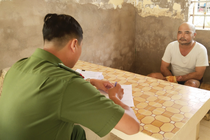 Tat xang cham lua dot nguoi tinh do ghen tuong hinh anh