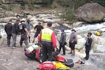 Hai người chết trên phim trường 'Cái ôm đầu tiên'