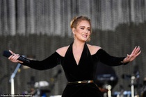 Góc khuất cuộc đời Adele sắp được công khai