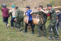 Phat hien bom nang 350 kg trong truong hoc o Dien Bien hinh anh