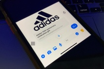 Nhieu nguoi nhan duoc tin nhan gia mao adidas tren Facebook hinh anh