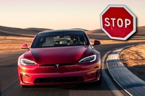 Chế độ tự lái của Tesla bối rối trước kích cỡ biển báo Stop