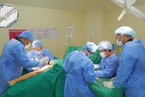 Nguoi phu nu bi may cay de gay hang chuc chiec xuong hinh anh