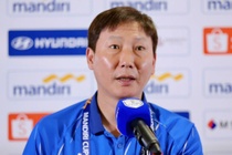 HLV Kim Sang-sik noi ve loi the cua U23 Viet Nam hinh anh