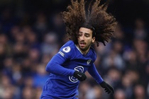 Hậu vệ Chelsea bị chê đá như học sinh