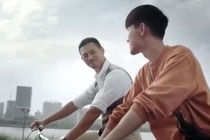 Quảng cáo TQ bị chỉ trích vì gọi đôi đồng giới là 'cha và con'
