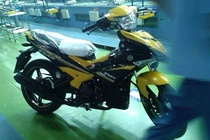 Exciter 150 ro ri tai Viet Nam gay xon xao bao nuoc ngoai hinh anh