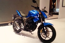 Naked-bike giá mềm Suzuki Gixxer hút khách