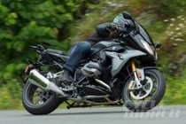 BMW R1200RS 2016: Dong co Boxer truyen thong huong the thao hinh anh