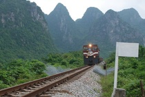 Thong tuyen duong sat Bac Nam hinh anh