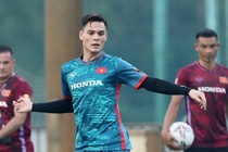 Tuyển Việt Nam loại Việt kiều Adriano Schmidt trước trận gặp Hong Kong
