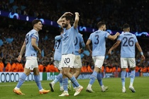 Các huyền thoại Italy tranh cãi về điểm yếu của Man City