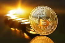 Ong Le Truong Tung noi ve viec dong hoc phi bang Bitcoin hinh anh