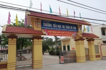 Hang tram hoc sinh o Thai Binh nghi hoc do so lay benh tu ban da mat hinh anh