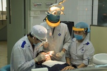 Bo GD&DT noi gi ve truong tu thuc dua nhau mo nganh y, duoc? hinh anh