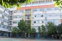 24 giao vien, hoc sinh Ha Noi phai cach ly vi phu huynh mac Covid-19 hinh anh