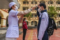 Mot huyen o Ha Noi lui ngay cho hoc sinh lop 1 den lop 6 toi truong hinh anh