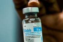 Bo Y te yeu cau xay dung huong dan su dung vaccine Hayat Vax va Abdala hinh anh