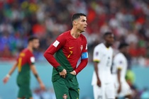 Ronaldo an thu gi do duoc lay ra tu trong quan hinh anh