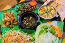 Thưởng thức cơm cháy kho quẹt ở TP.HCM