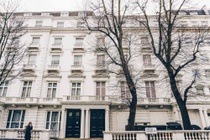 Những ngôi nhà giả kỳ quặc ở London