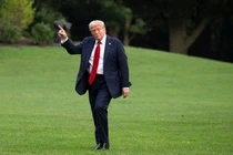Nua nam dau nhiem ky, ong Trump van co lam nguoi yeu ke ghet hinh anh