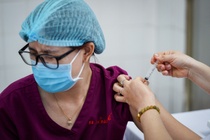 Bien chung nCoV moi lam giam hieu qua vaccine Covid-19 hinh anh