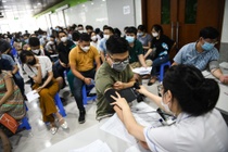 Ha Noi da tiem hon 1,2 trieu lieu vaccine mui 3 hinh anh