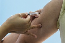 35% benh nhan Covid-19 dien bien nang va tu vong chua tiem vaccine hinh anh