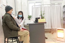 Bệnh viện tại Hà Nội đặt máy sưởi chống rét cho bệnh nhân