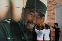 Dan Cuba mung sinh nhat thu 90 cua ong Fidel Castro hinh anh