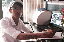 Chan dung chu tiem xam 9X co bang hieu doc nhat vo nhi hinh anh