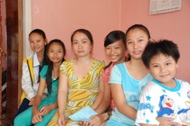 28 tuổi, nuôi năm em vẫn vào cao đẳng