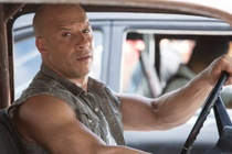 Có bao nhiêu chiếc ôtô bị phá hủy từ loạt phim 'Fast and Furious'?