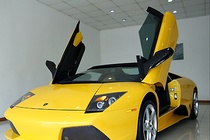 Ngắm siêu xe Lamborghini mui trần mới về Hà Nội