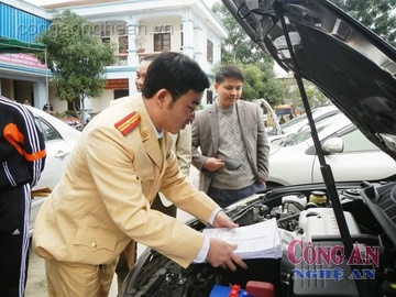 Dang ky o to qua tai tai TP Vinh hinh anh