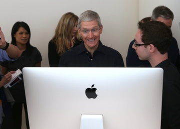Tim Cook khuyen nguoi dung dung mua PC hinh anh