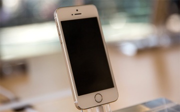 Apple lui ngay ra mat iPhone moi toi 22/3 hinh anh