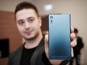 Xperia XZ gia du kien 16 trieu, len ke giua thang 10 hinh anh