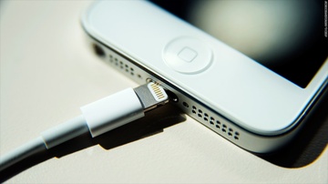 Dung ngay viec dung sac iPhone re tien hinh anh